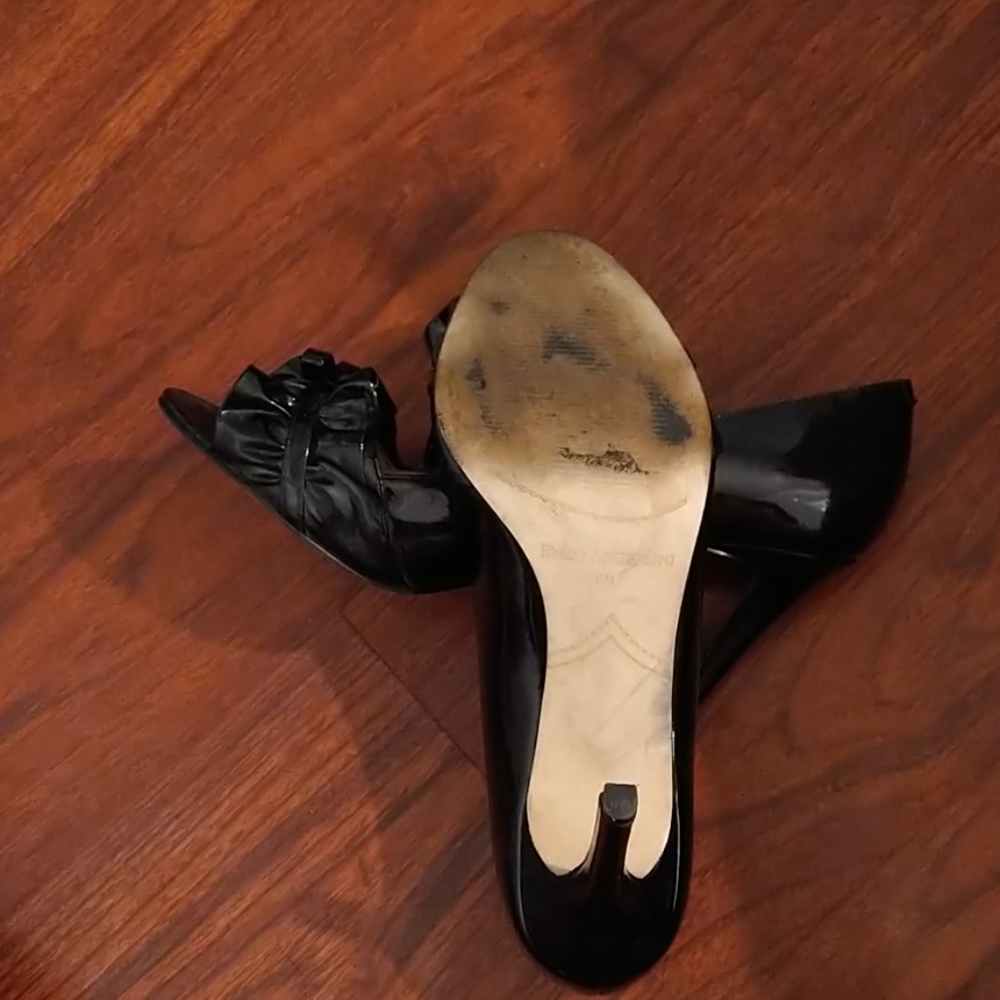 Heels - Picture 2 of 2